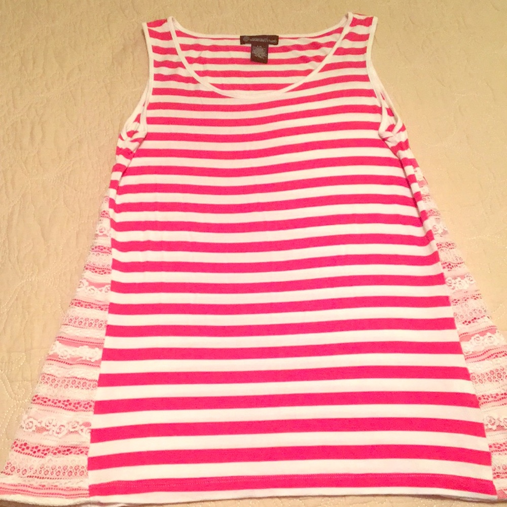 CLEARANCE ITEM: Signature Studio Fuschia and White Tank Top